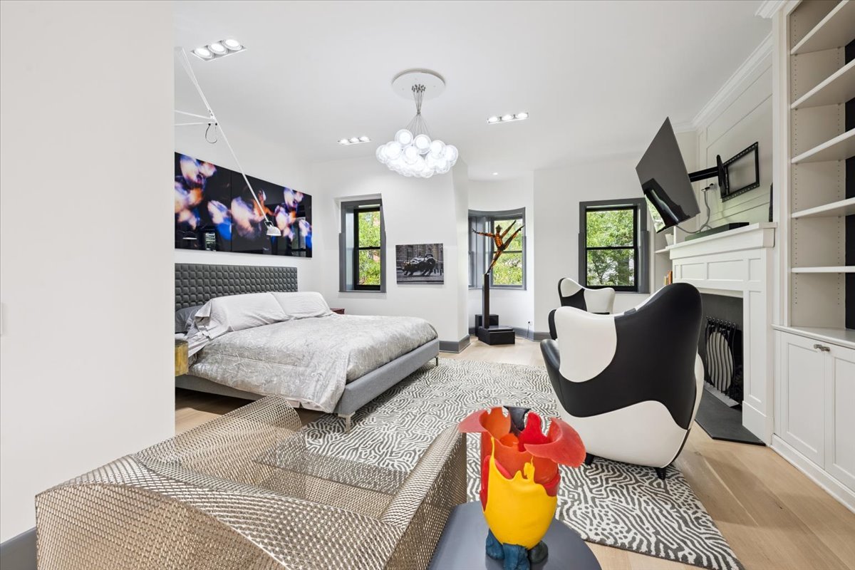 1318 N ASTOR St Chicago, IL 60610