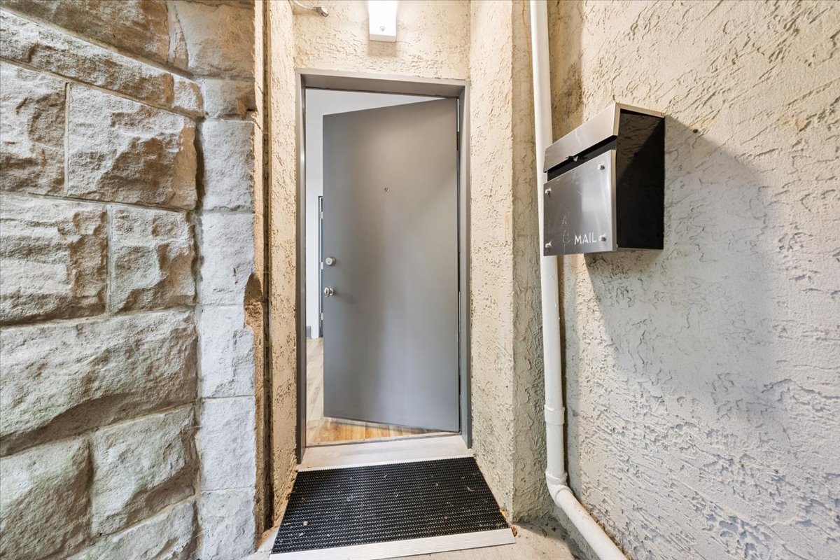 1318 N ASTOR St Chicago, IL 60610