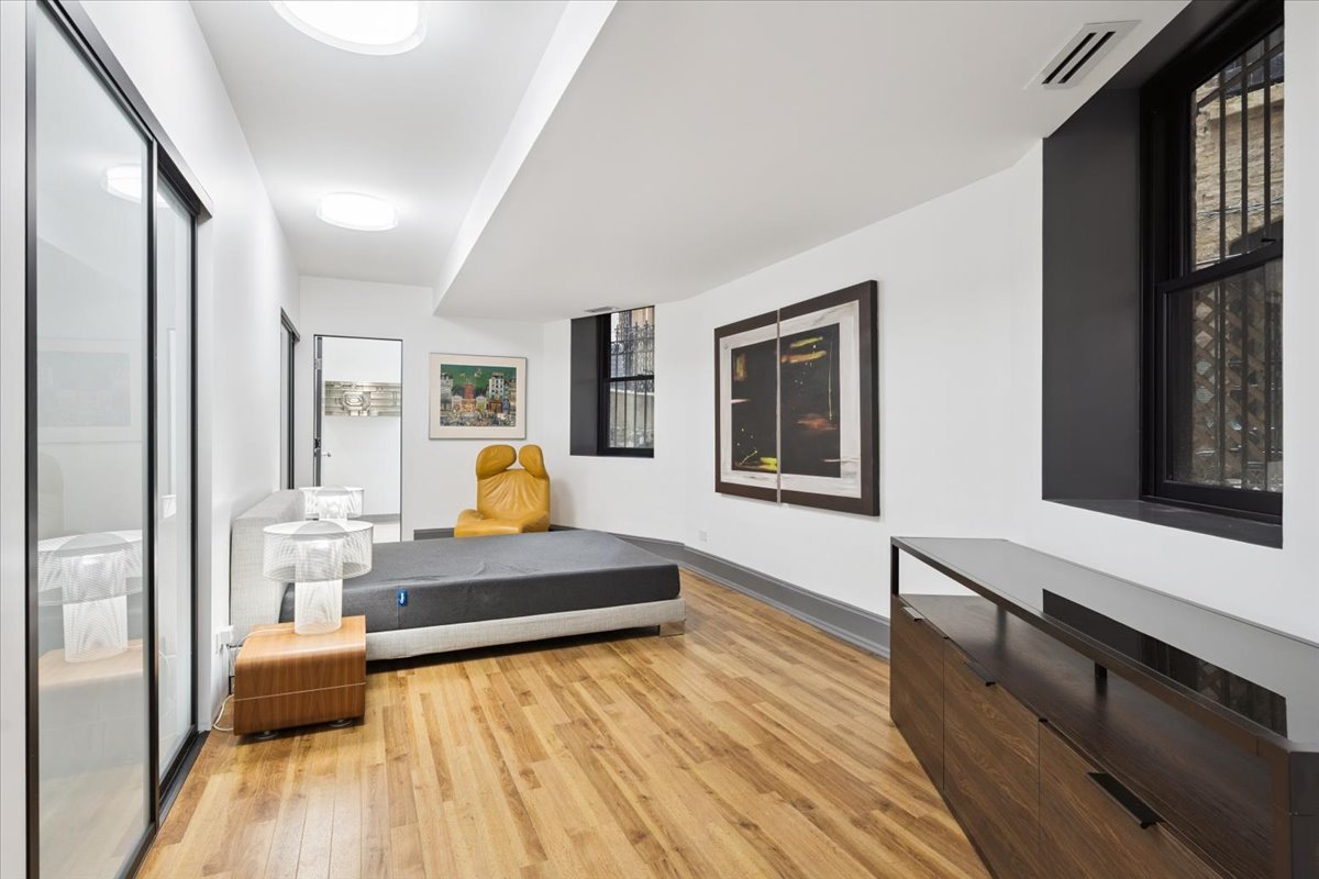 1318 N ASTOR St Chicago, IL 60610