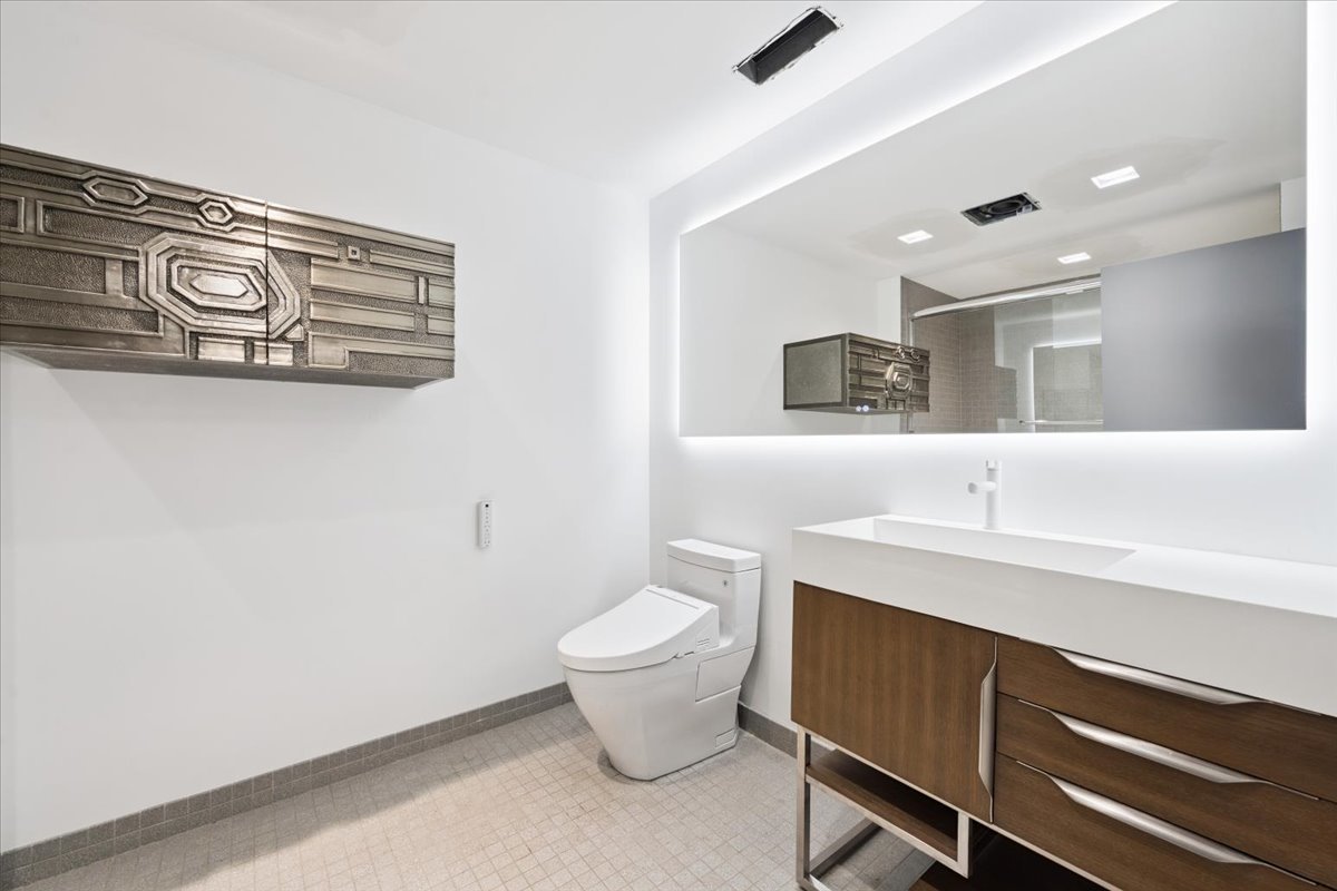 1318 N ASTOR St Chicago, IL 60610