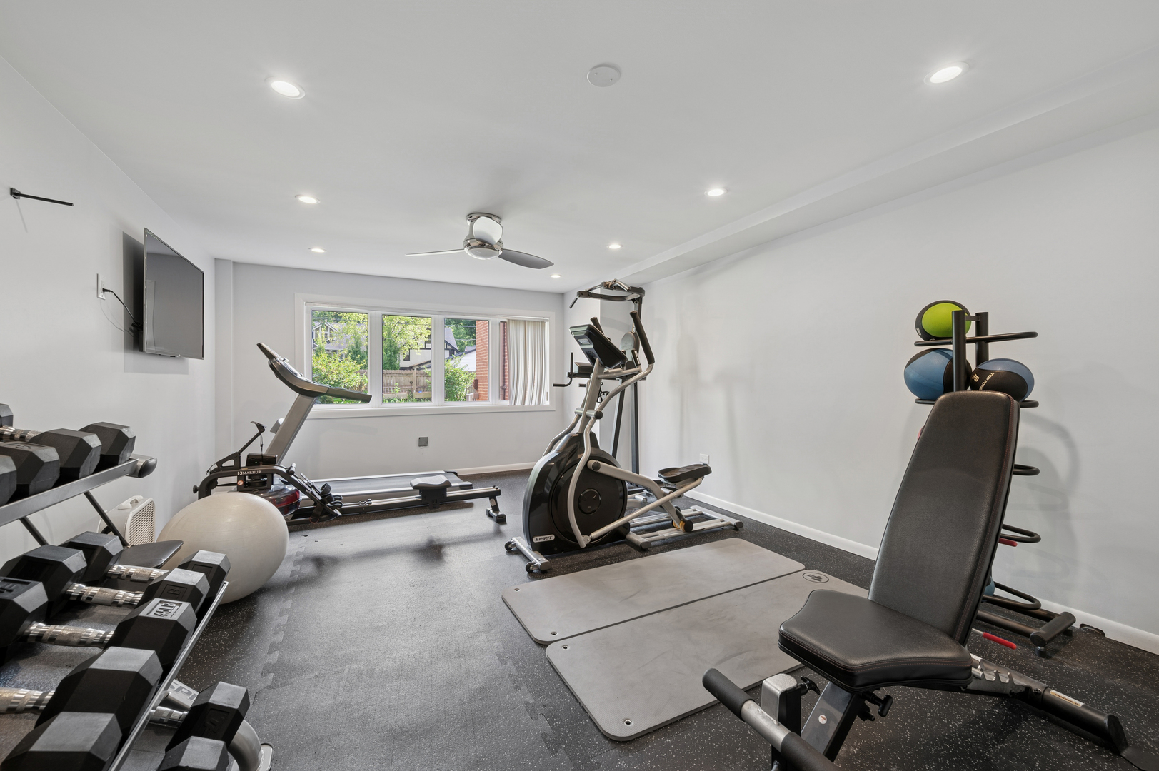 2033 Sherman Ave #409 Evanston, IL 60201