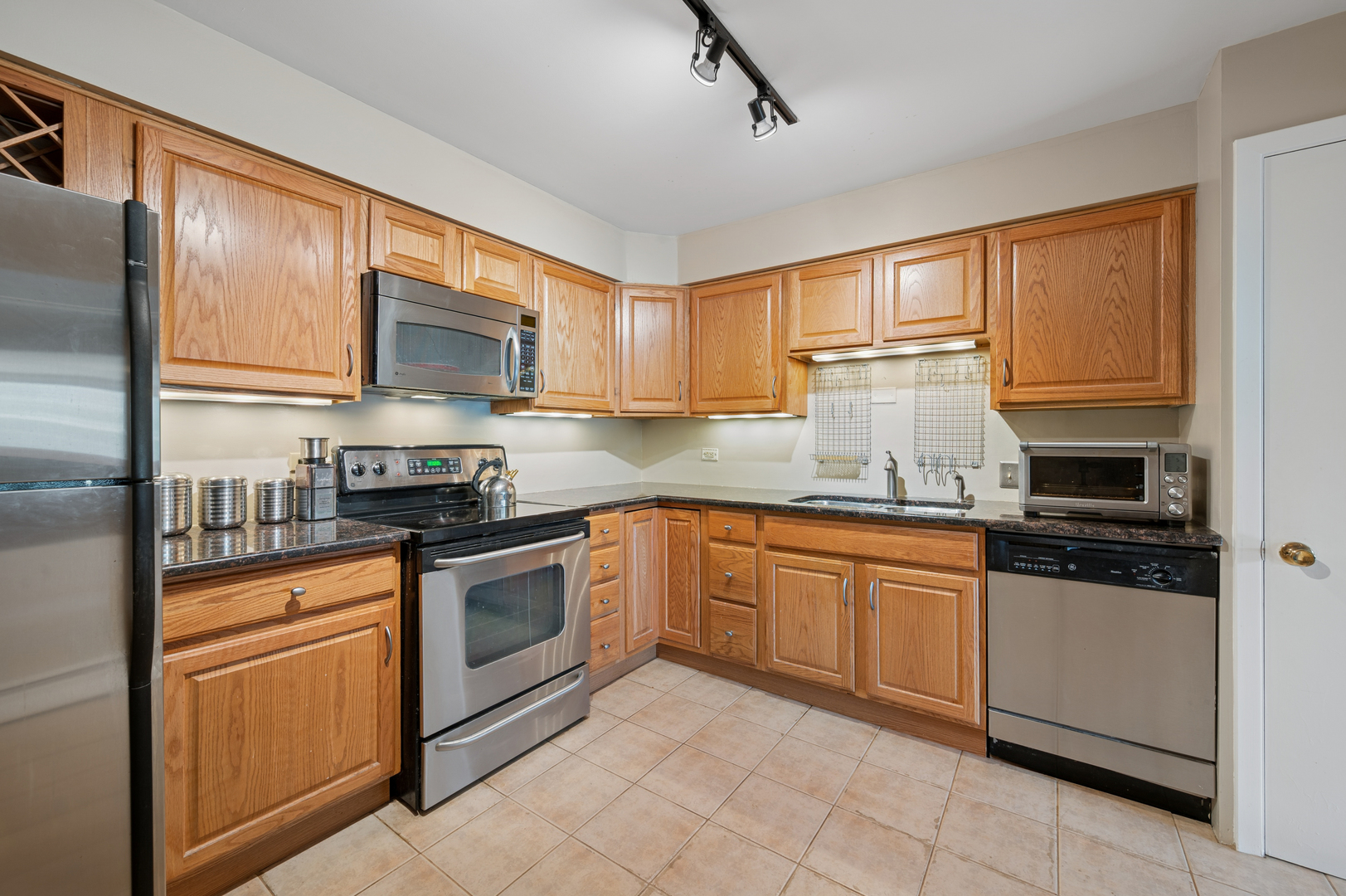 2033 Sherman Ave #409 Evanston, IL 60201