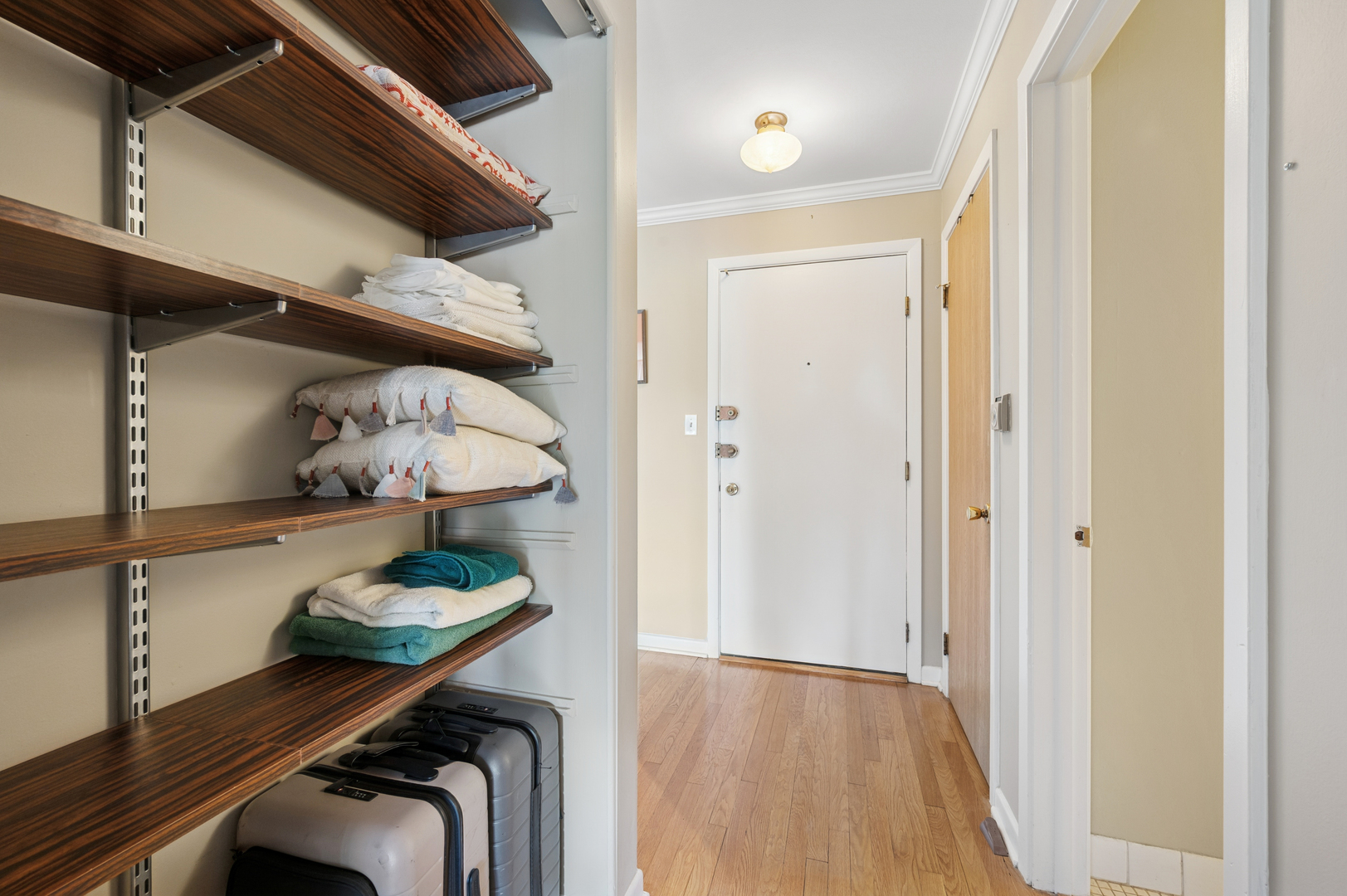 2033 Sherman Ave #409 Evanston, IL 60201