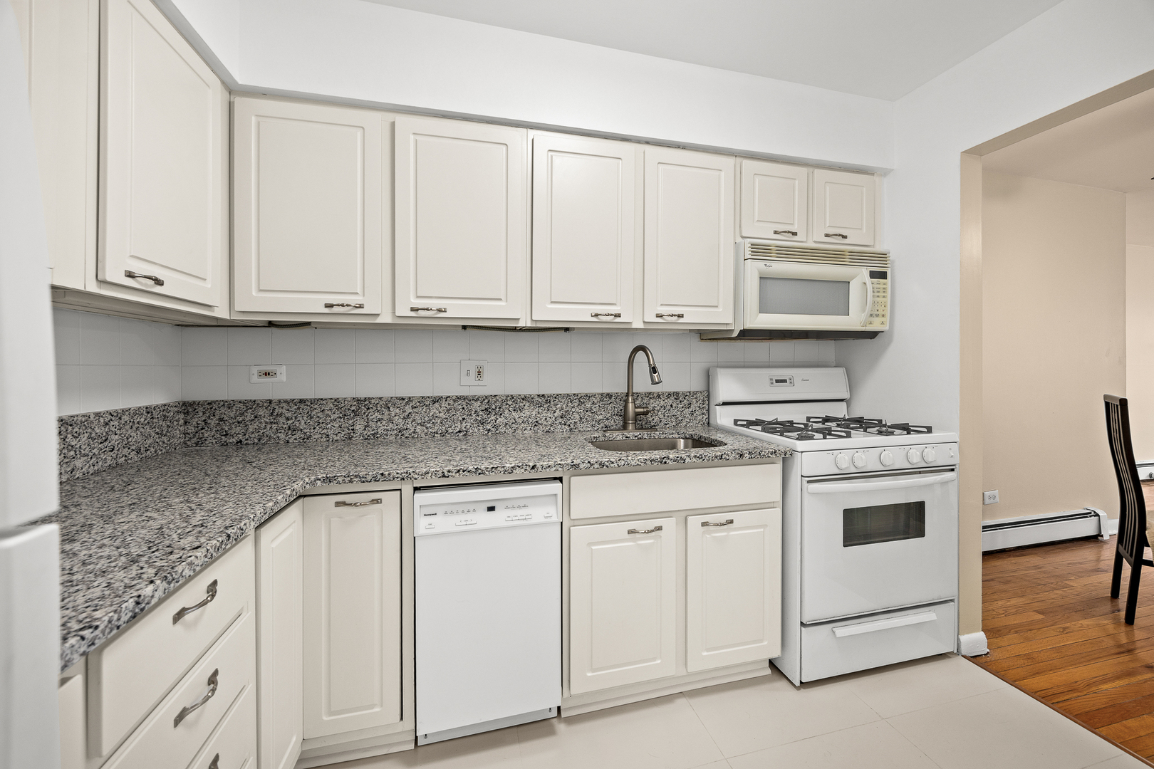 301 Chicago Ave #3CW Oak Park, IL 60302