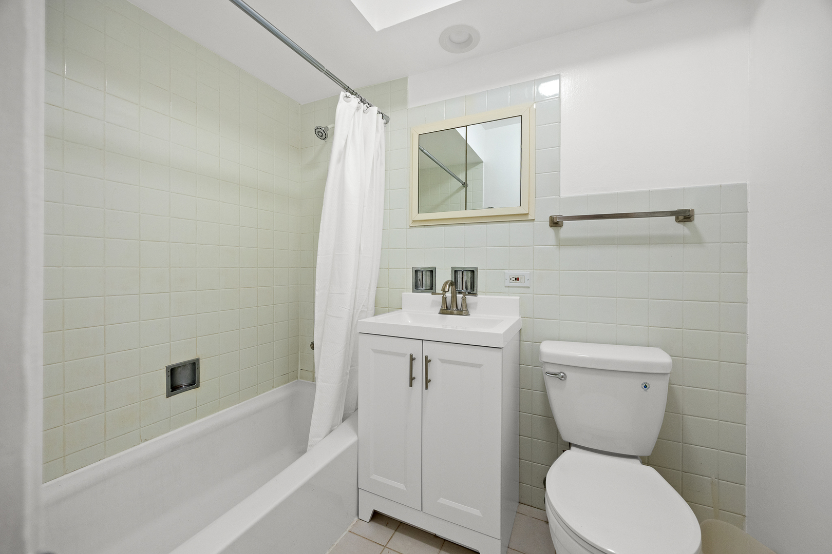 301 Chicago Ave #3CW Oak Park, IL 60302