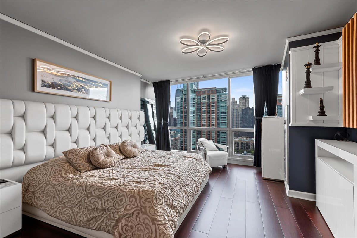 420 E Waterside Dr #1912 Chicago, IL 60601