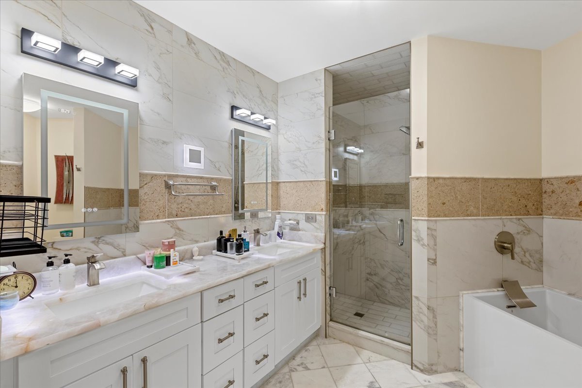 420 E Waterside Dr #1912 Chicago, IL 60601