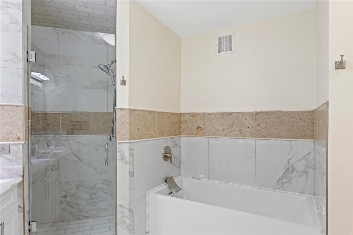 420 E Waterside Dr #1912 Chicago, IL 60601