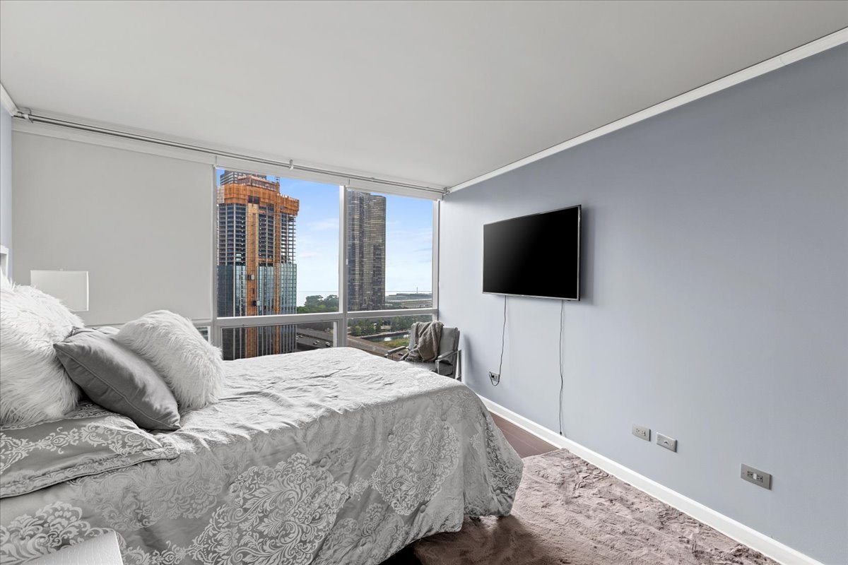 420 E Waterside Dr #1912 Chicago, IL 60601
