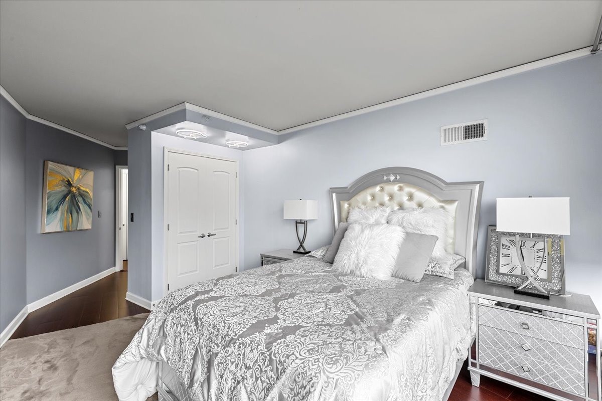 420 E Waterside Dr #1912 Chicago, IL 60601