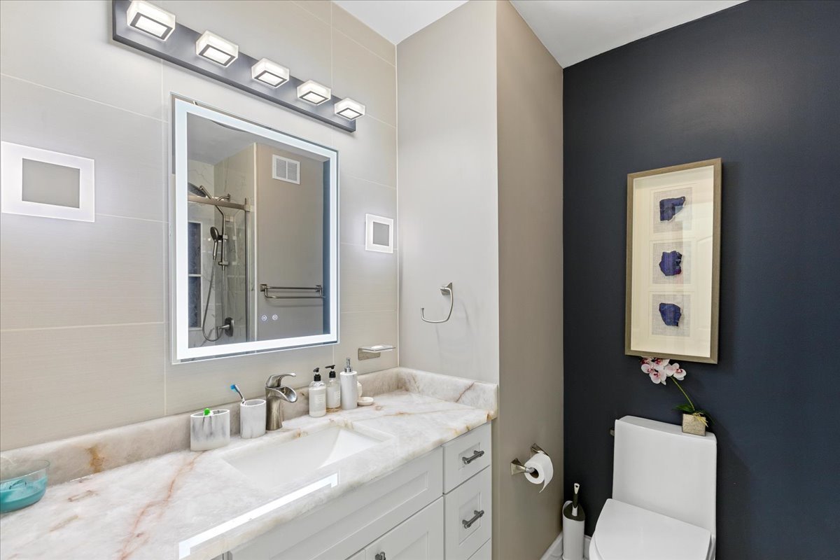 420 E Waterside Dr #1912 Chicago, IL 60601