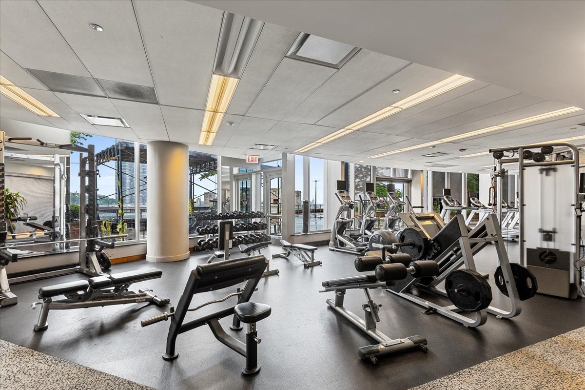 420 E Waterside Dr #1912 Chicago, IL 60601