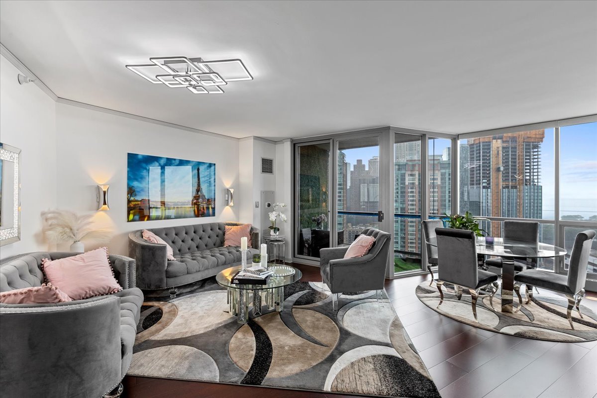 420 E Waterside Dr #1912 Chicago, IL 60601