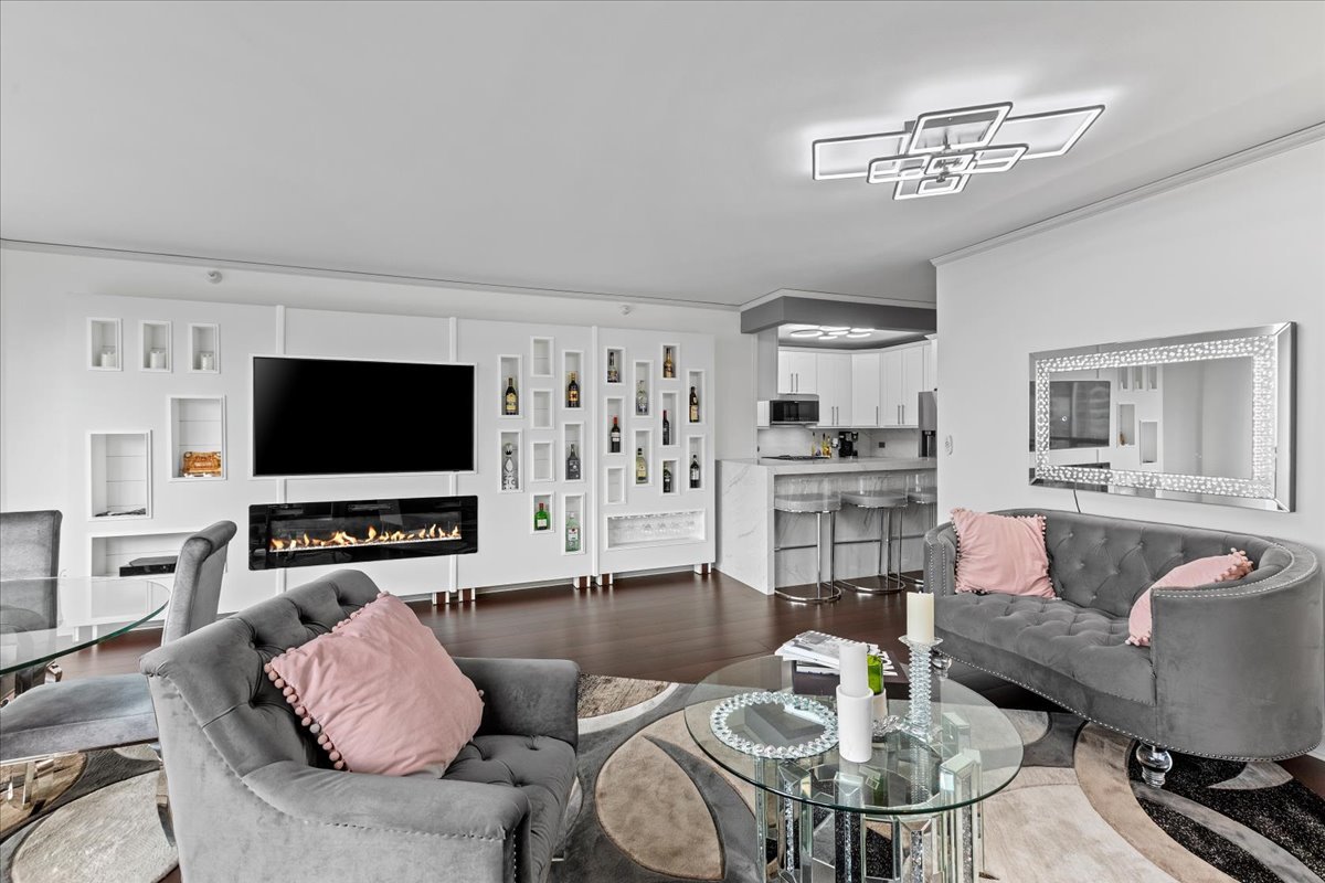 420 E Waterside Dr #1912 Chicago, IL 60601