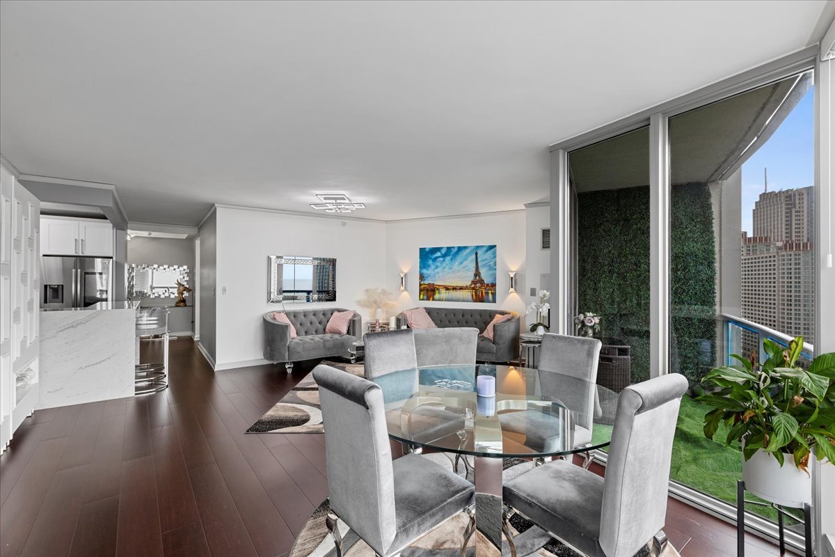 420 E Waterside Dr #1912 Chicago, IL 60601