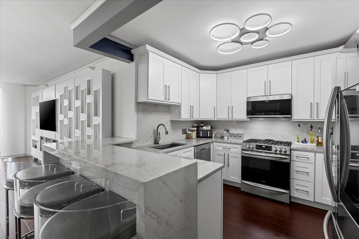 420 E Waterside Dr #1912 Chicago, IL 60601