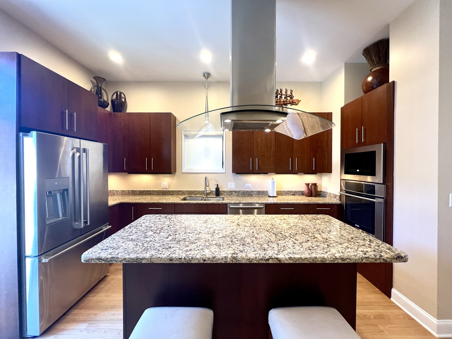 3211 S Rhodes Ave Chicago, IL 60616