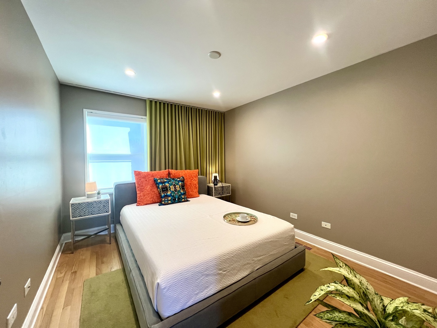 3211 S Rhodes Ave Chicago, IL 60616