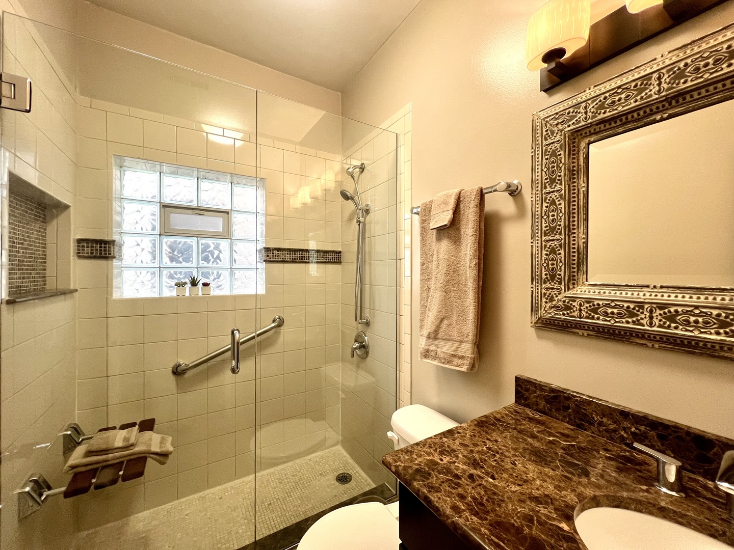 3211 S Rhodes Ave Chicago, IL 60616