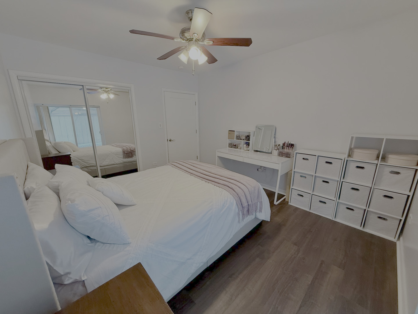 425 Wesley Ave #102 Oak Park, IL 60302