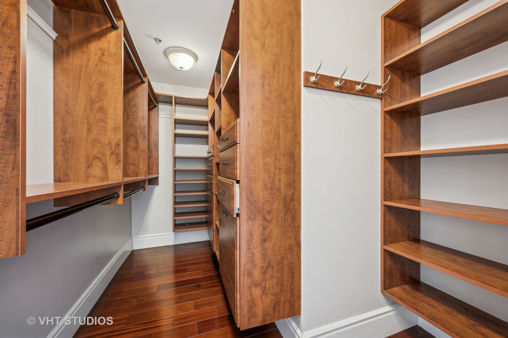 2 E Erie St #3903
