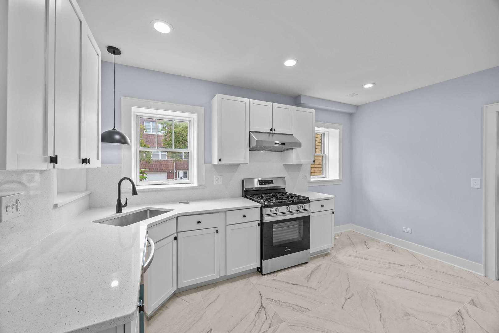 1101 S OAK Park Ave Oak Park, IL 60304