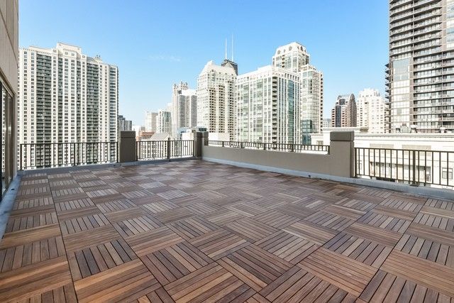 635 N Dearborn St #2803 Chicago, IL 60654