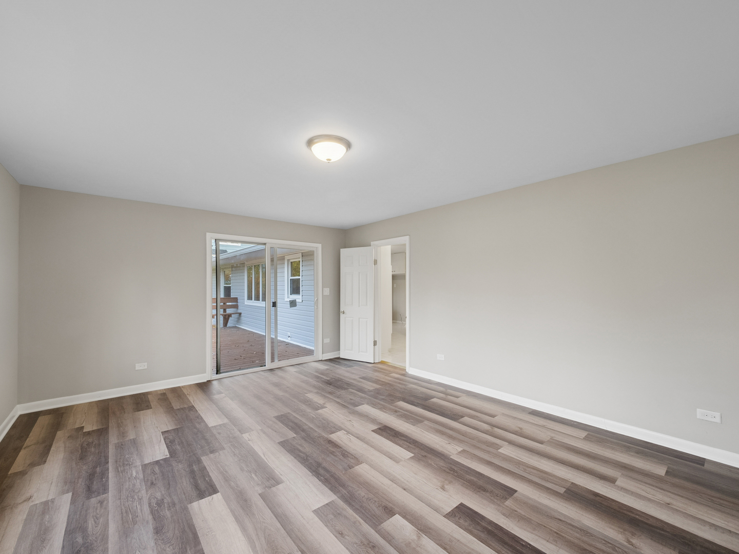 1030 Chestnut St Deerfield, IL 60015