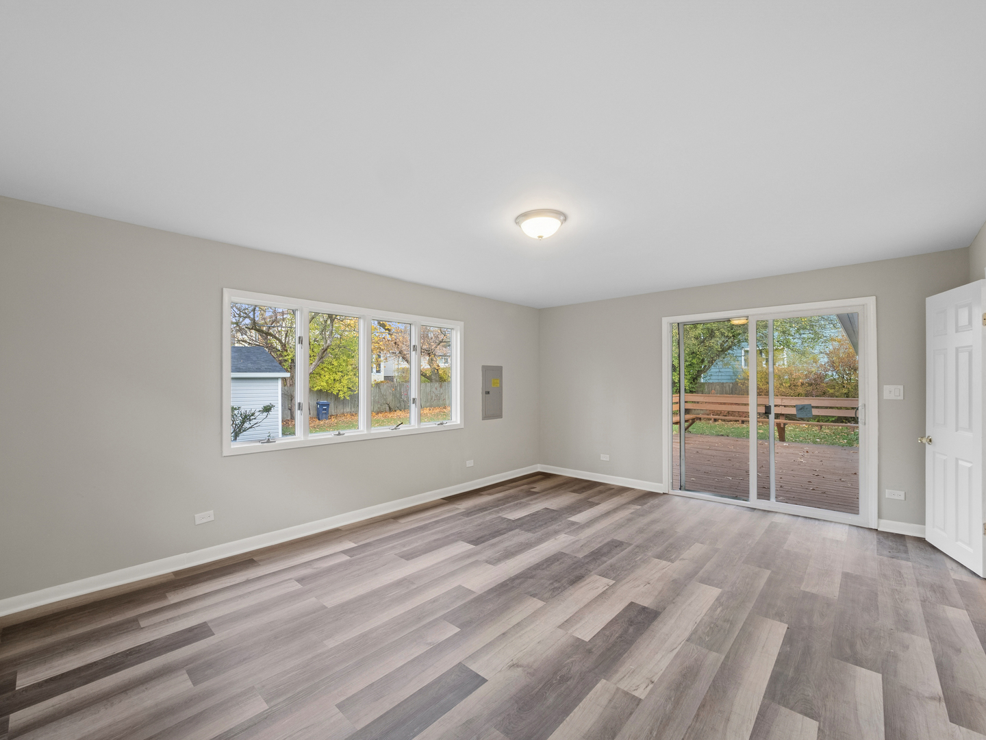 1030 Chestnut St Deerfield, IL 60015