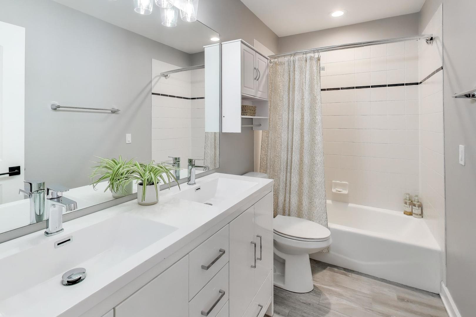 70 Spencer Ct Deerfield, IL 60015