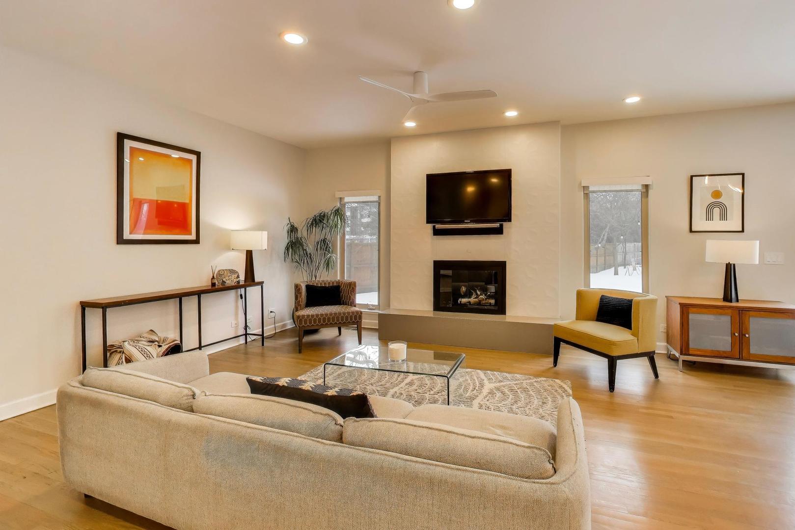 70 Spencer Ct Deerfield, IL 60015