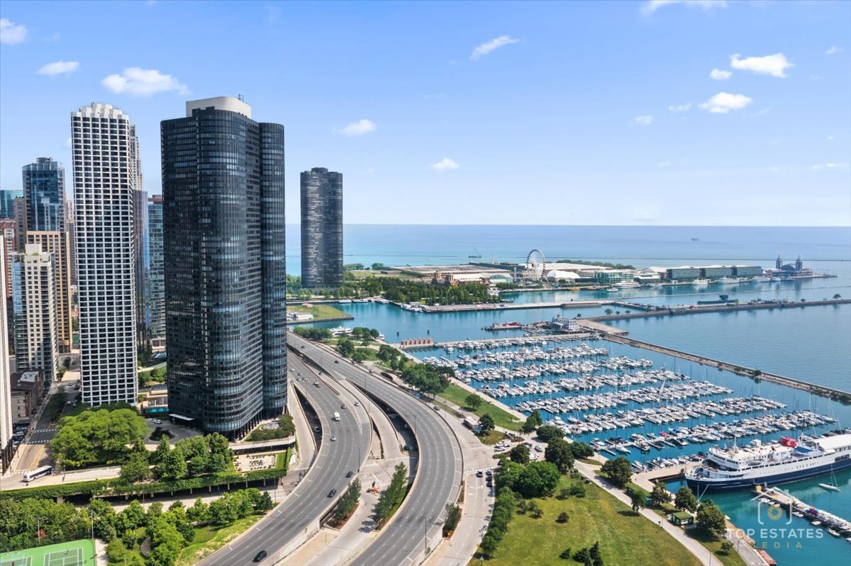 155 N Hbr Dr #4211