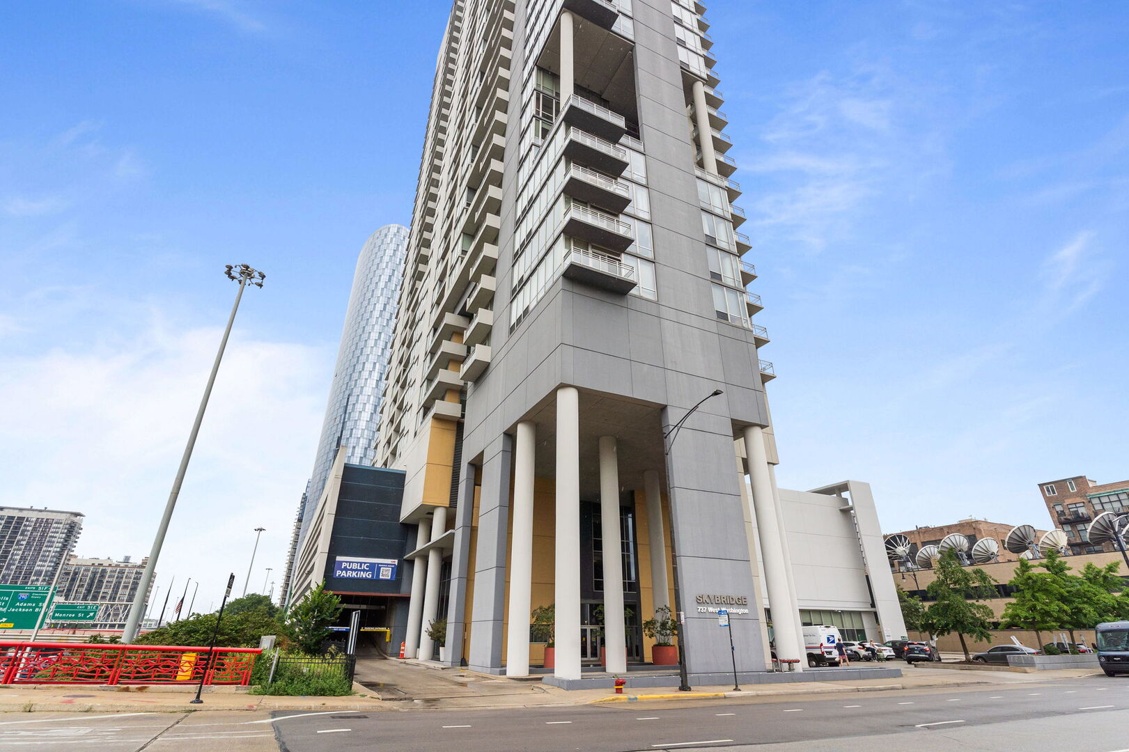 737 W Washington Blvd #1204
