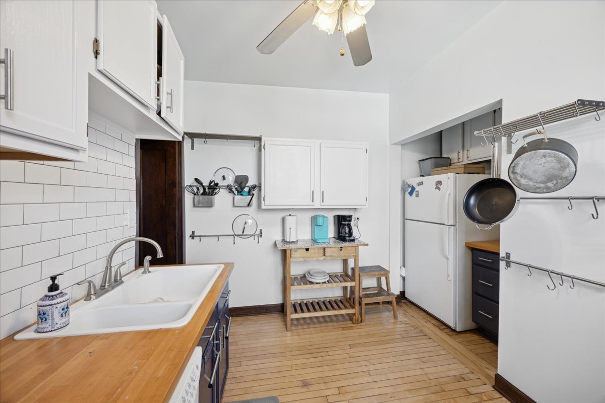 642 Van Buren St #2 Oak Park, IL 60304