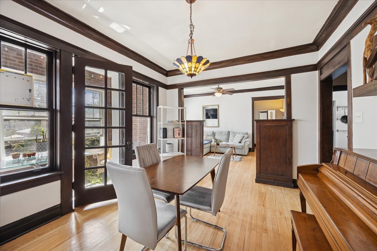 642 Van Buren St #2 Oak Park, IL 60304