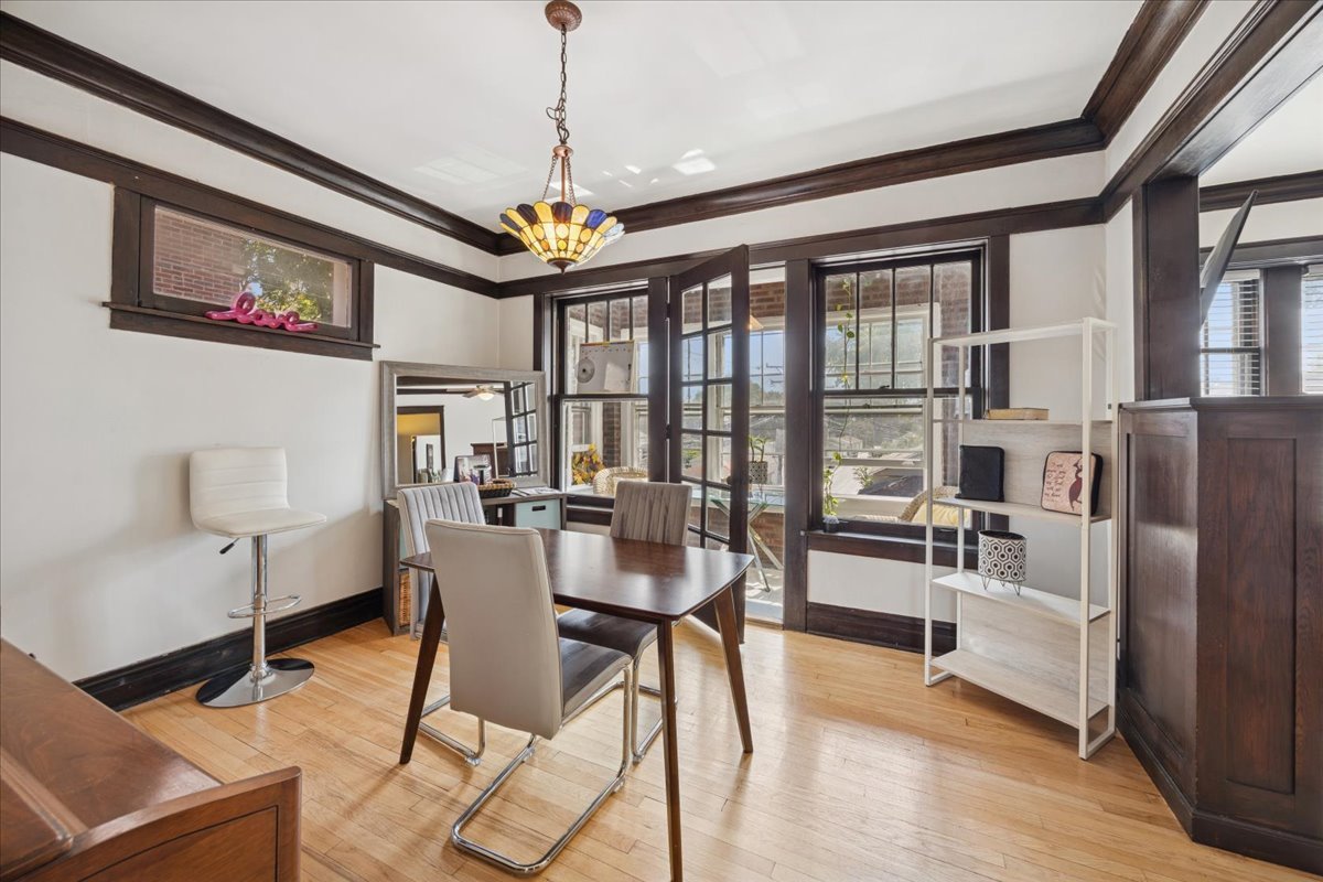 642 Van Buren St #2 Oak Park, IL 60304