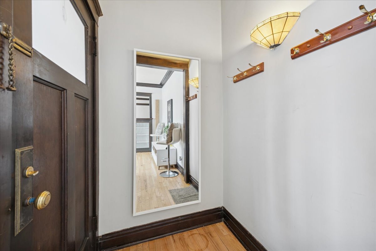 642 Van Buren St #2 Oak Park, IL 60304