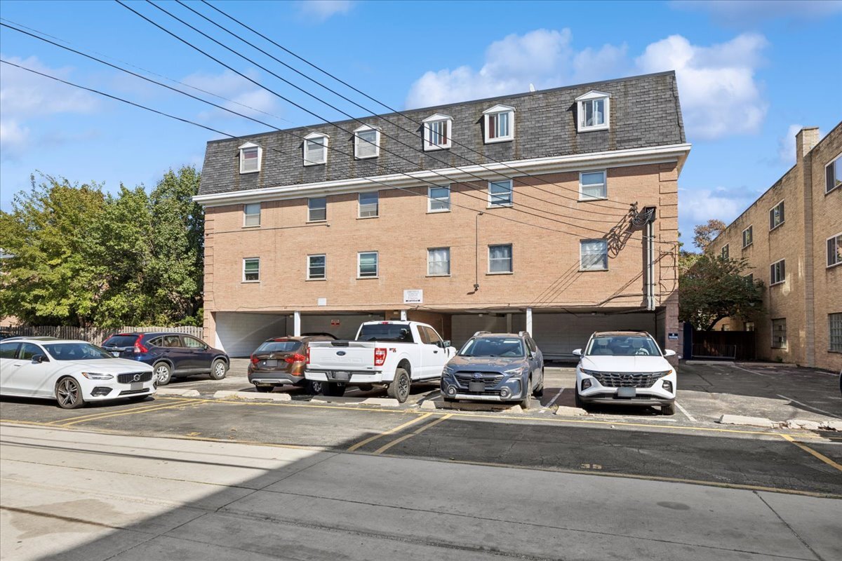 415 Wesley Ave #36 Oak Park, IL 60302