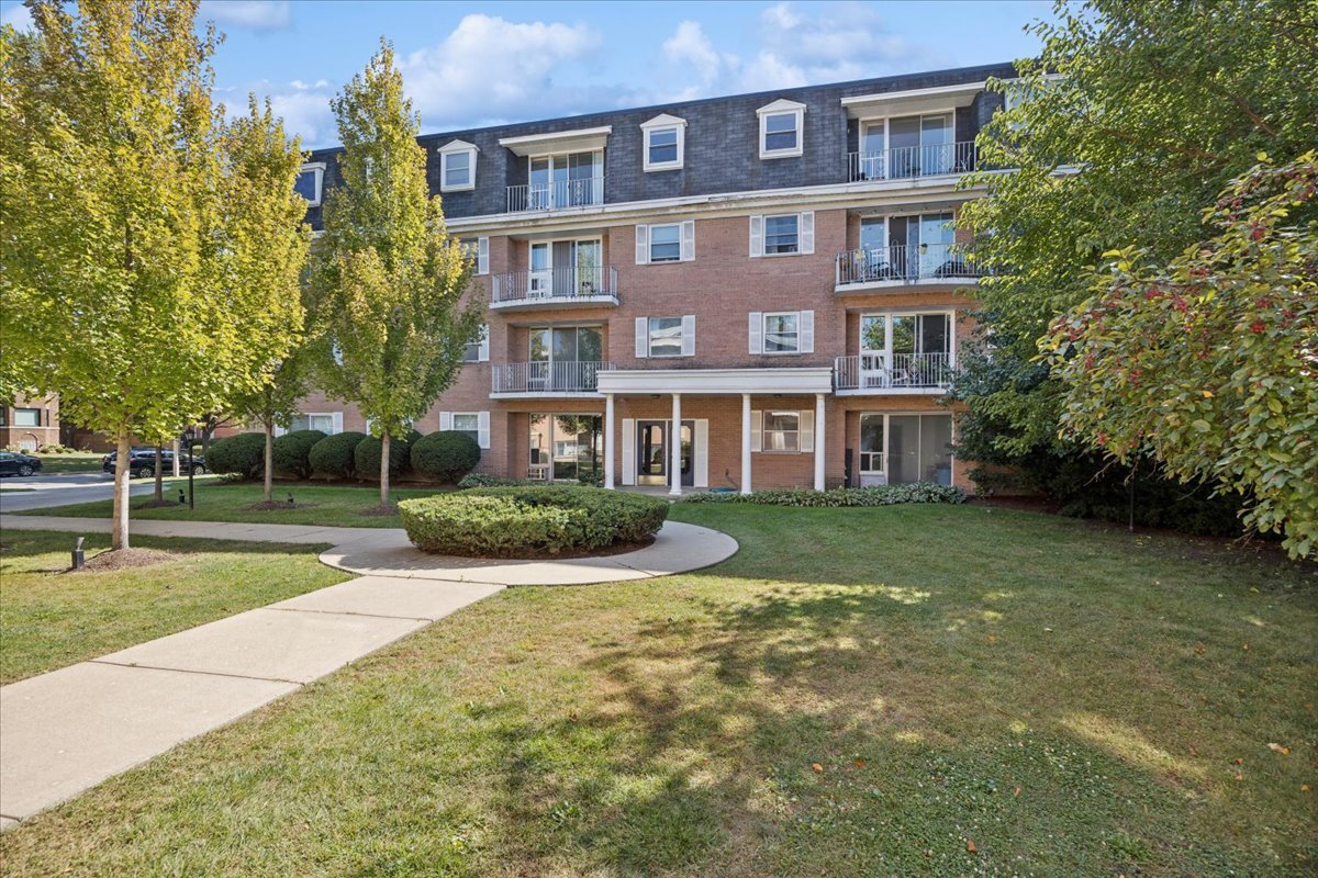 415 Wesley Ave #36 Oak Park, IL 60302