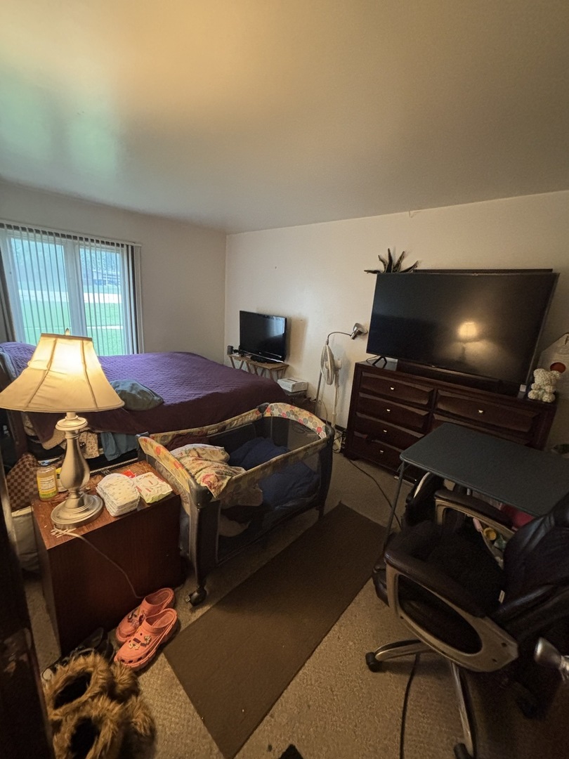 1050 Holbrook Rd #1H Homewood, IL 60430