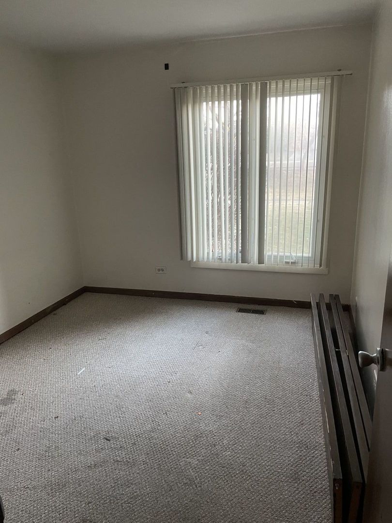 1050 Holbrook Rd #1H Homewood, IL 60430