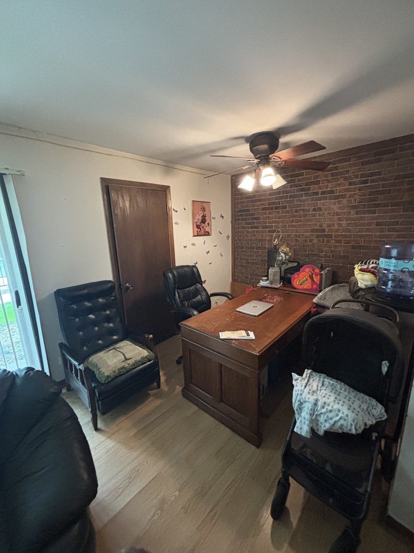 1050 Holbrook Rd #1H Homewood, IL 60430