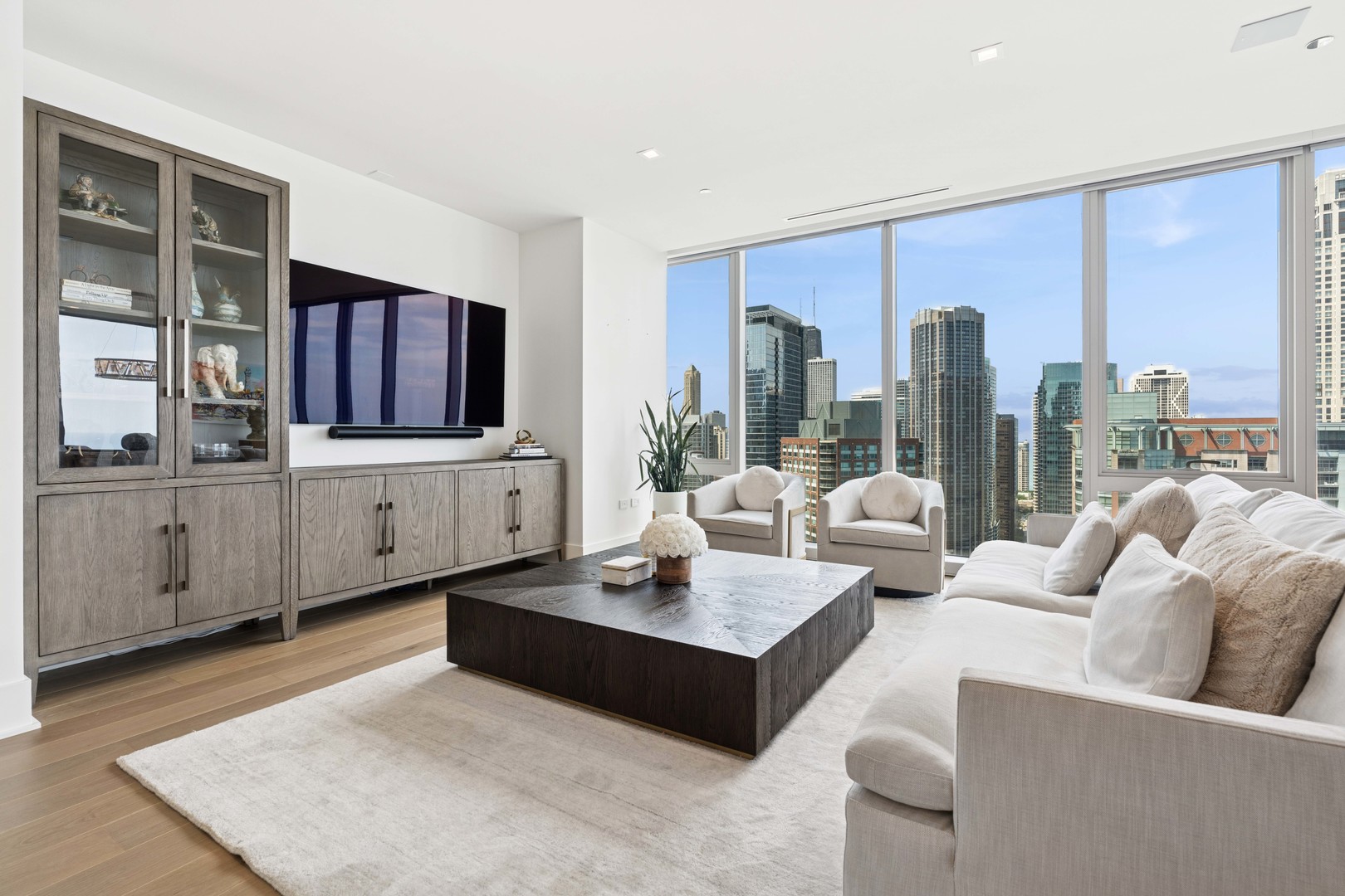 363 E Wacker Dr #2606 Chicago, IL 60601