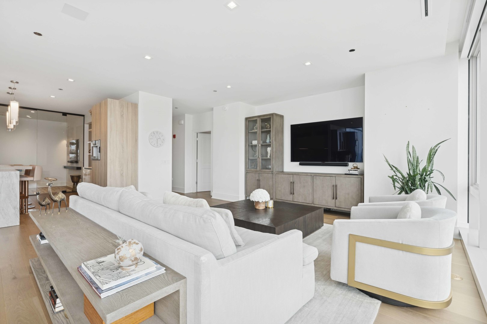 363 E Wacker Dr #2606 Chicago, IL 60601