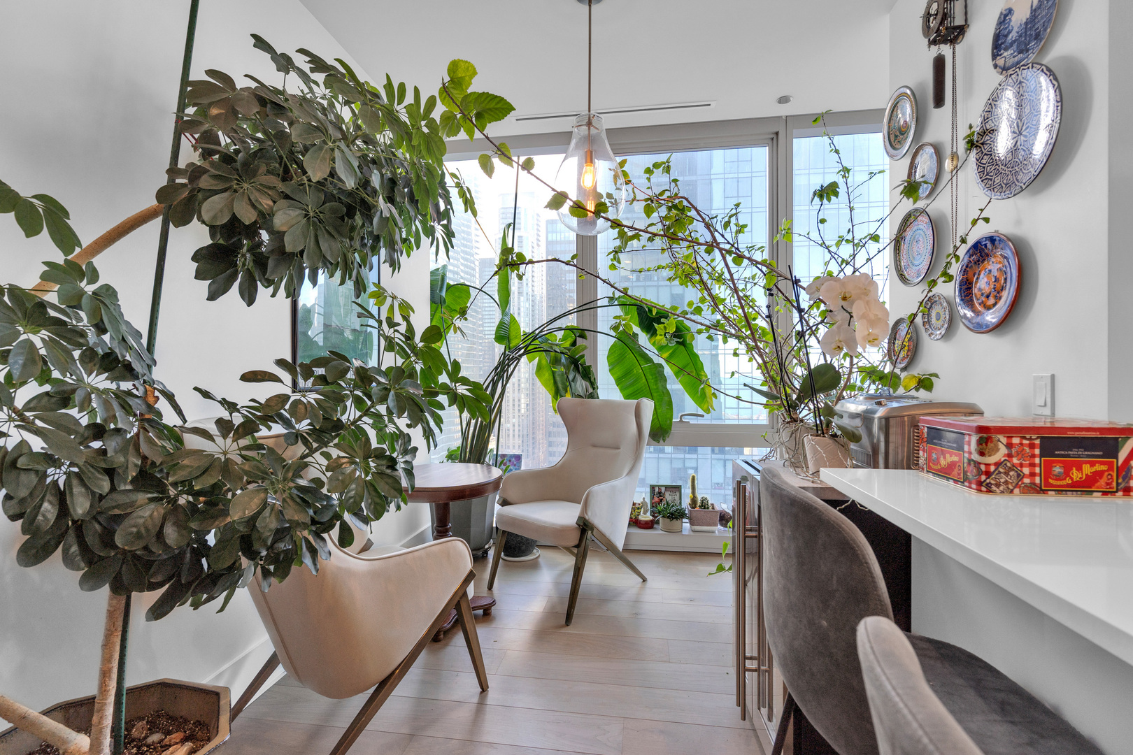 363 E Wacker Dr #1402 Chicago, IL 60601