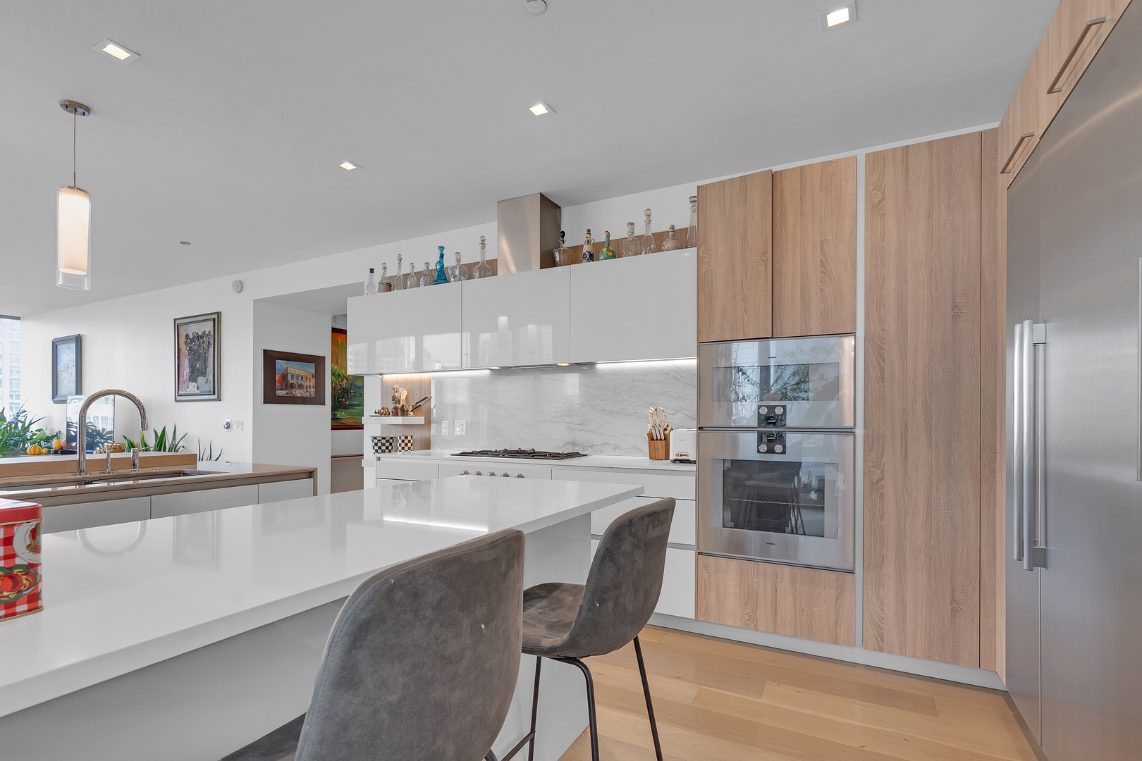 363 E Wacker Dr #1402 Chicago, IL 60601