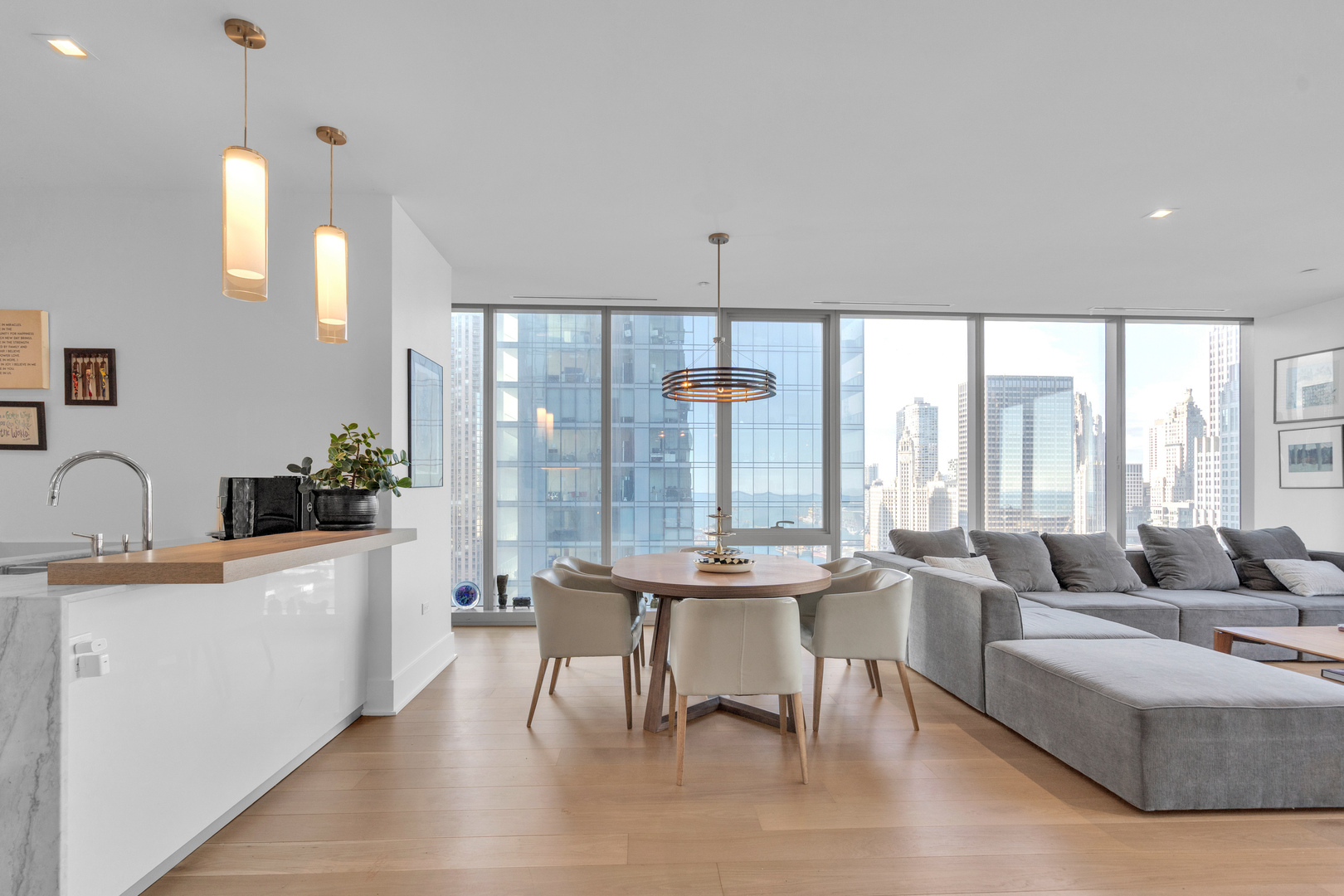 363 E Wacker Dr #1402 Chicago, IL 60601