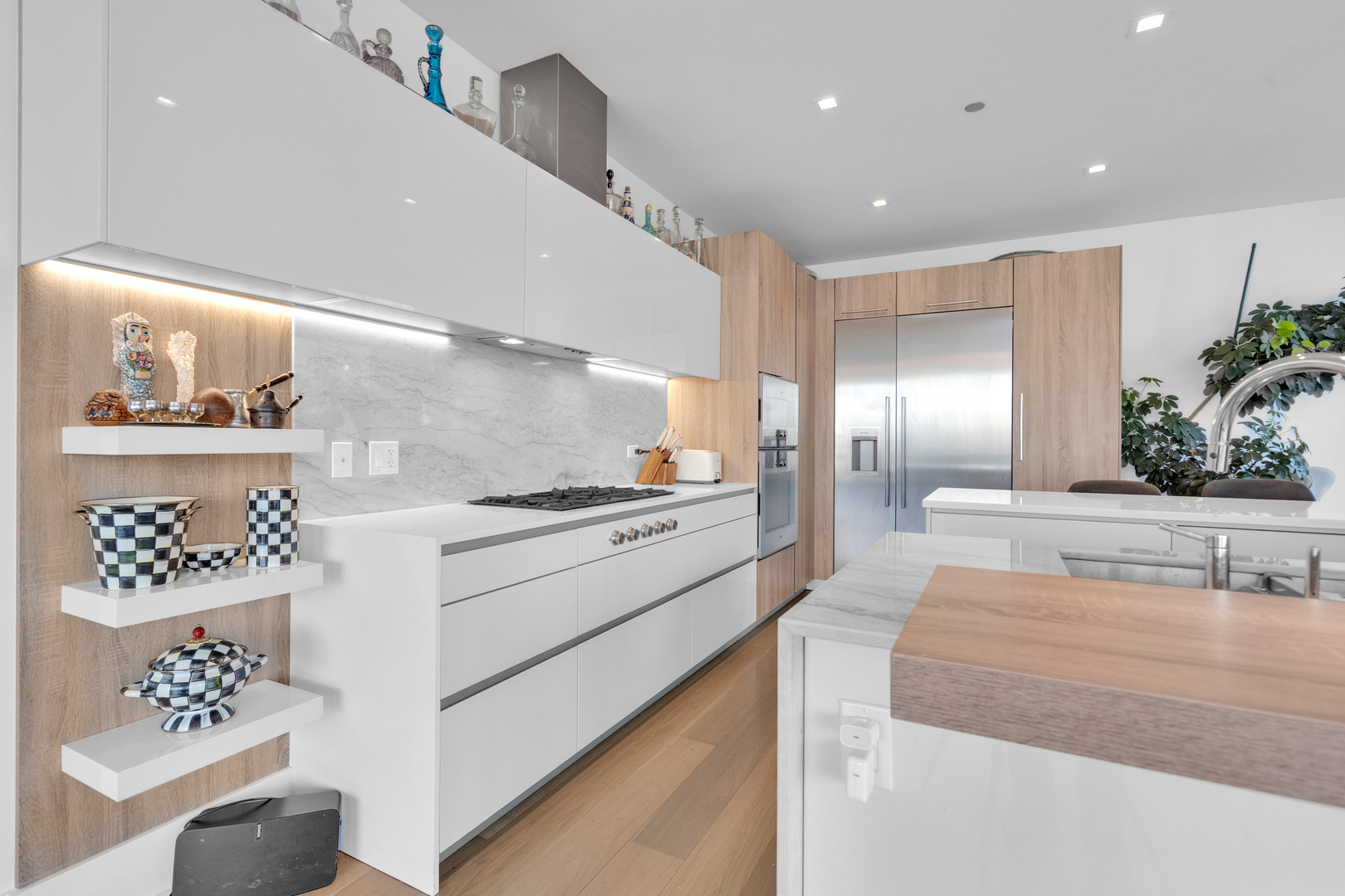 363 E Wacker Dr #1402 Chicago, IL 60601