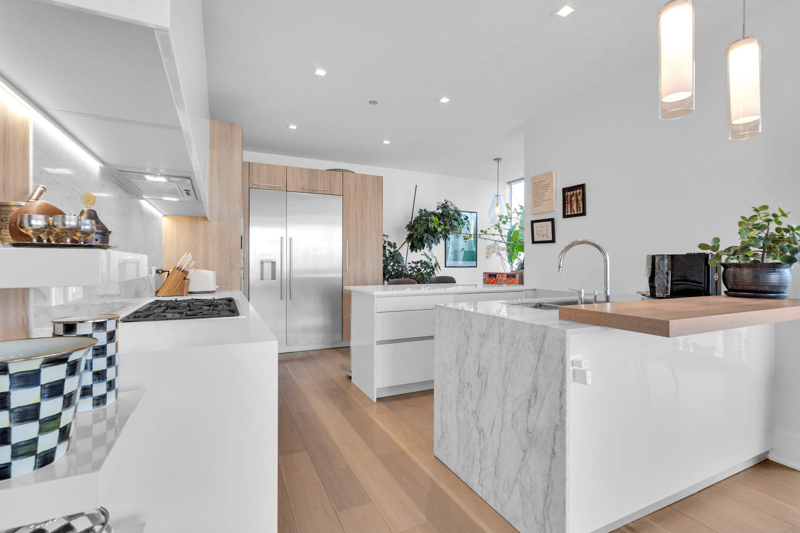 363 E Wacker Dr #1402 Chicago, IL 60601