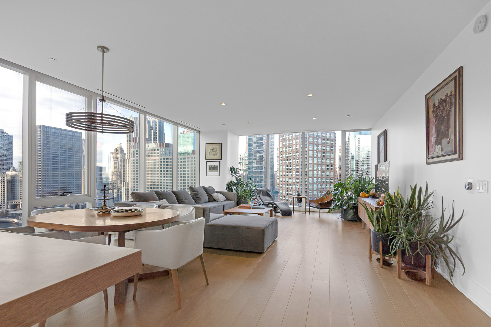 363 E Wacker Dr #1402 Chicago, IL 60601